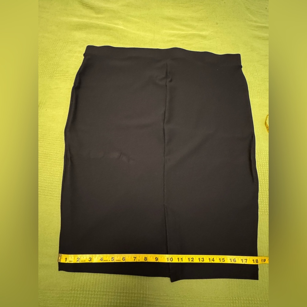 torrid Midi Studio Luxe Ponte Pencil Skirt size 3 EUC - Picture 8 of 8